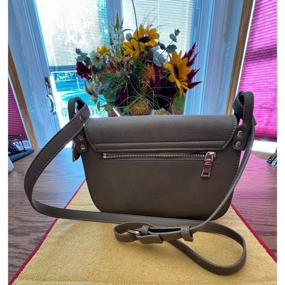 Nico and Olive tan leather crossbody bag - Picture 2 of 8